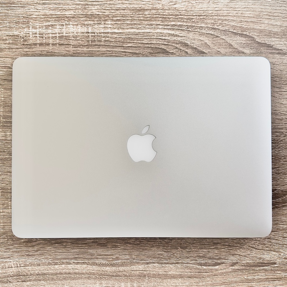 Apple MacBook Air Laptop i5 1.6GHz 13" (Early 2015) 256GB SSD 8GB RAM Silver